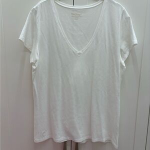 Lilly Pulitzer White V-Neck Short Sleeve Tee